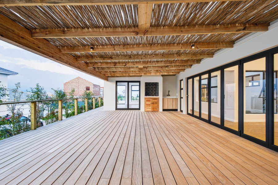 4 Bedroom Property for Sale in Baron View Western Cape